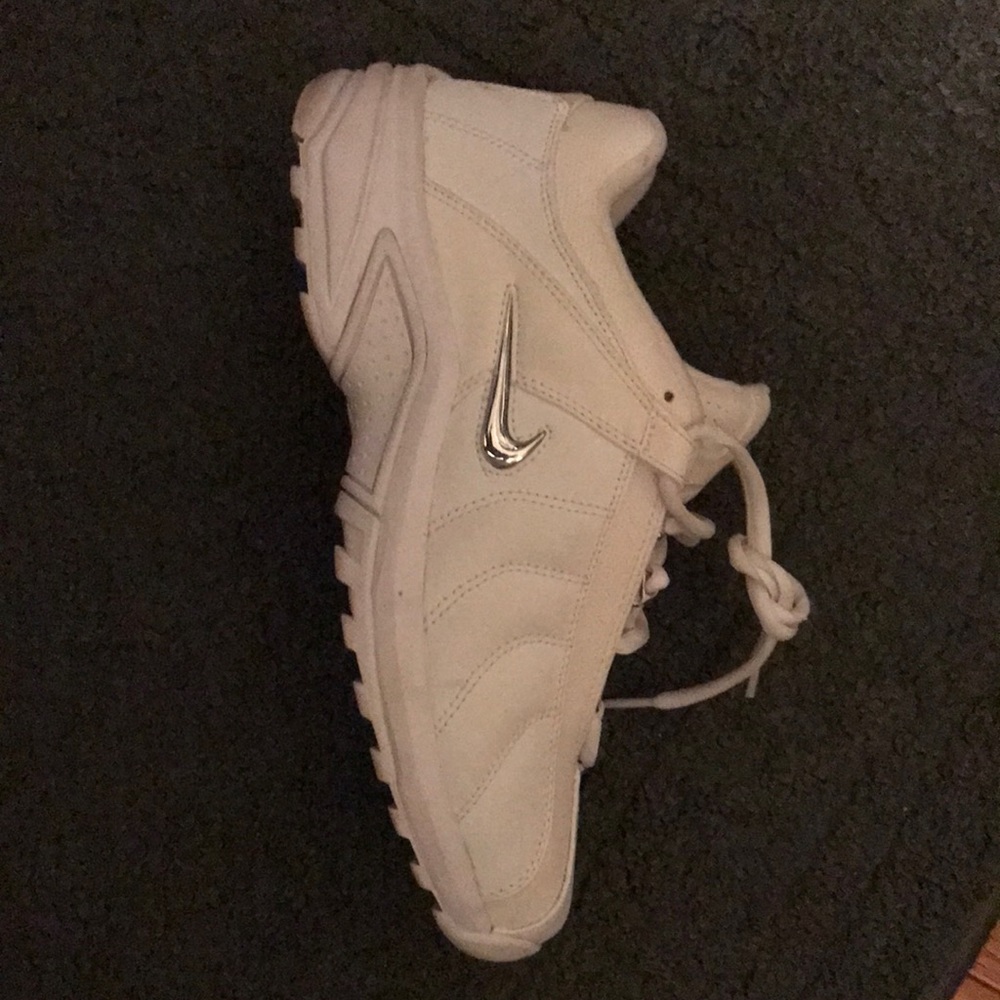 Nike women’s training shoe. White leather.